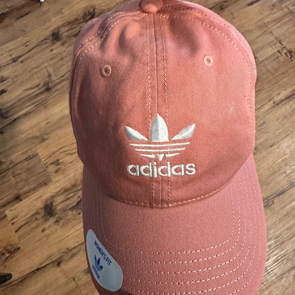【new with tag] Adidas Coral Cap